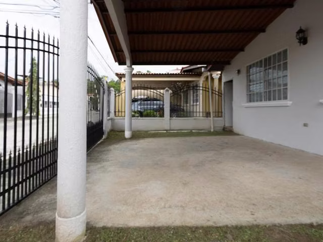 Casa en alquiler en Brisas del Golf YM - Imagen 2