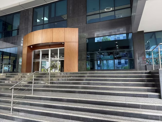 Oficina Corporativa de 1,480 m² en Costa del Este PH GMT  Lista con