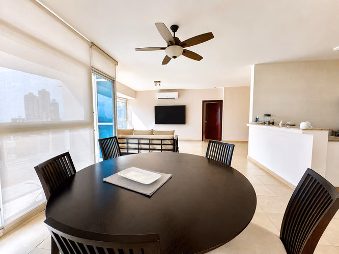 Grand Bay |Piso Alto con Espectaculares Vistas al Mar y la ciudad - Imagen 7