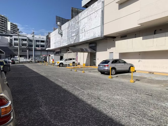 Venta de local de 645m2 en El Dorado