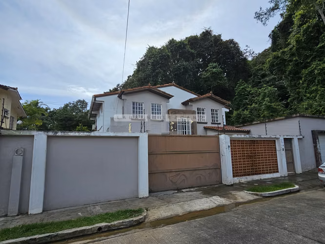 Vendo Casa Unifamiliar de 2 niveles en Green Valley - Albrook. Haga una oferta - Imagen 3