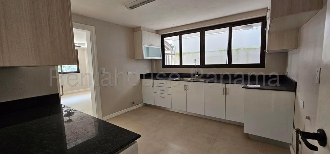 Venta de Casa en Dos CCO