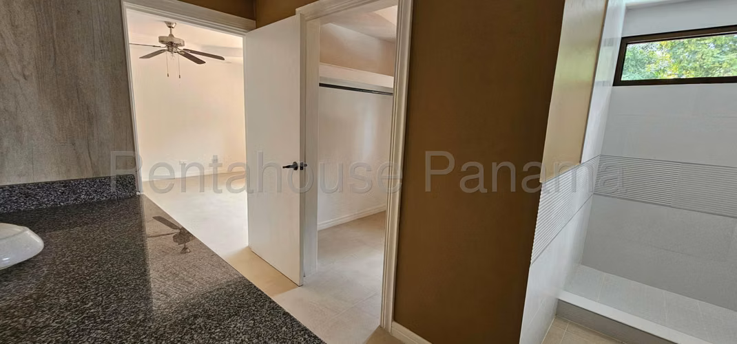 Venta de Casa en Dos CCO
