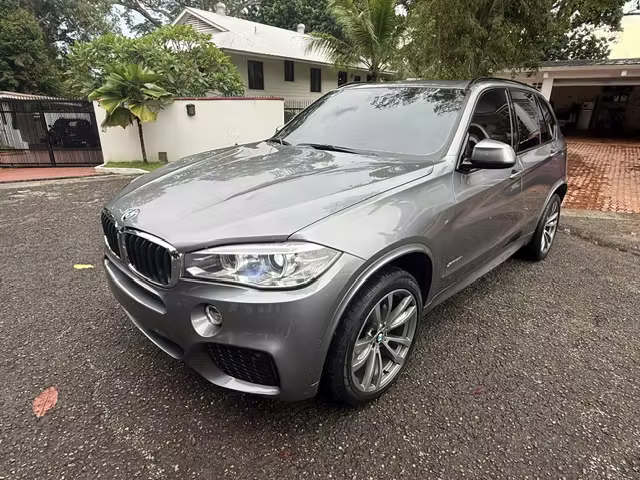 Vendo BMW X5 Paquete M Xdrive 3.5 i