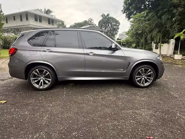 Vendo BMW X5 Paquete M Xdrive 3.5 i