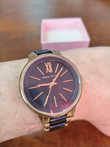 Hermoso Reloj para Dama Anne Klein - Imagen 3