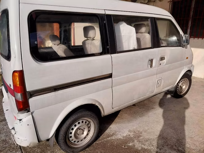 Mini bus