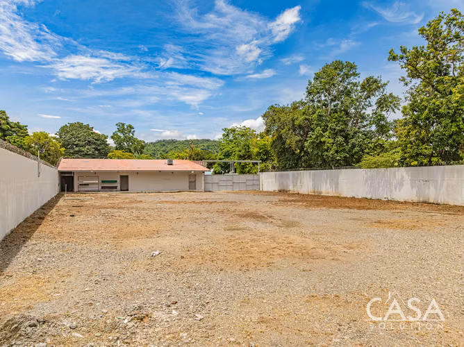 Propiedad Comercial de Uso Mixto con Locales Comerciales, Oficinas y Apartamento en Venta en San Pablo Viejo, David, Chiriquí