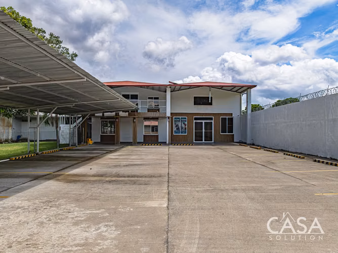 Propiedad Comercial de Uso Mixto con Locales Comerciales, Oficinas y Apartamento en Venta en San Pablo Viejo, David, Chiriquí