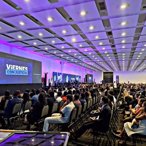 Alquiler de Audio & Podium Profesional Para Conferencias, Eventos Privados Exclusivos & Corporativos - Imagen 2