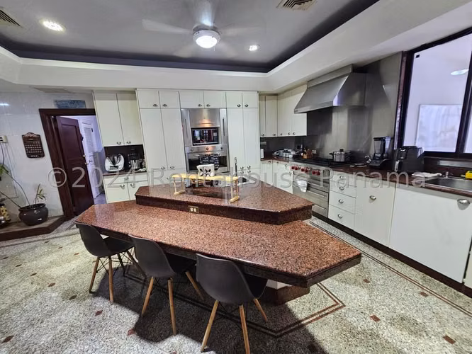 Casa en venta en Altos del Golf con piscina propia - Imagen 16