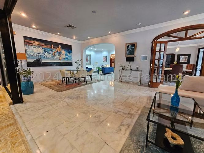 Casa en venta en Altos del Golf con piscina propia - Imagen 5
