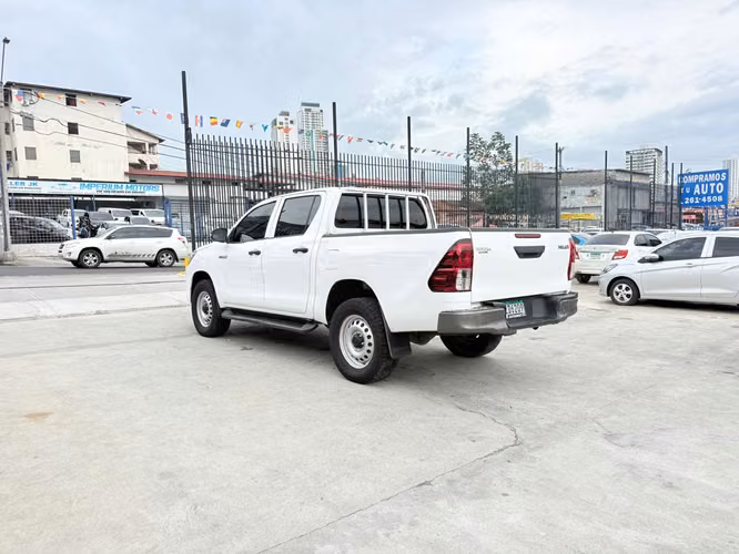 Toyota Hilux 2022 - Imagen 4