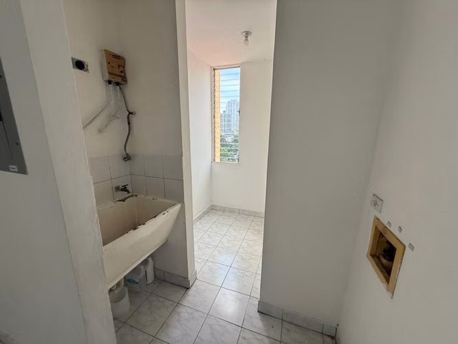 ALQUILO APARTAMENTO EN EL CARMEN, 2 RECAMARAS, 80M2, SOLO AIRES ACONDICIONADO.