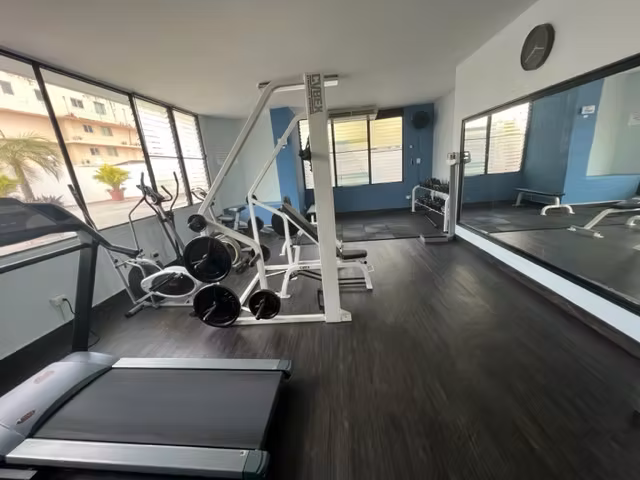 ALQUILO APARTAMENTO EN OBARRIO, 2 RECAMARAS, LINEA BLANCA, 120M2. - Imagen 17