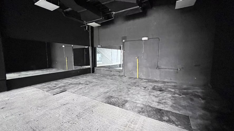 EN RENTA LOCAL COMERCIAL EXCLUSIVO EN PLAZA URUGUAY - AF - Imagen 13