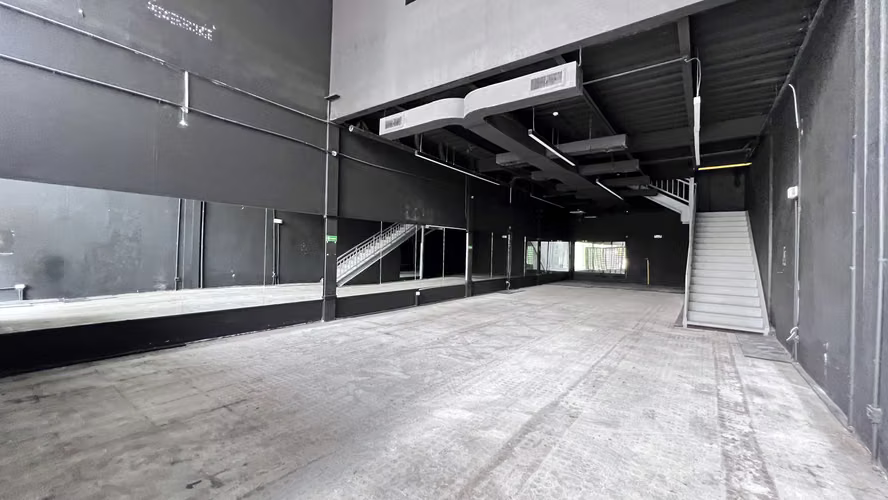 EN RENTA LOCAL COMERCIAL EXCLUSIVO EN PLAZA URUGUAY - AF - Imagen 5