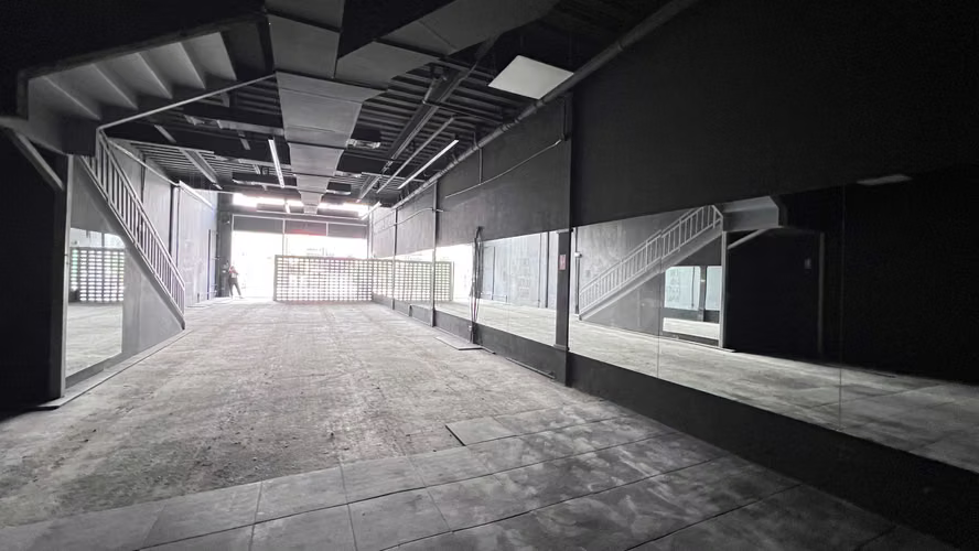 EN RENTA LOCAL COMERCIAL EXCLUSIVO EN PLAZA URUGUAY - AF - Imagen 7