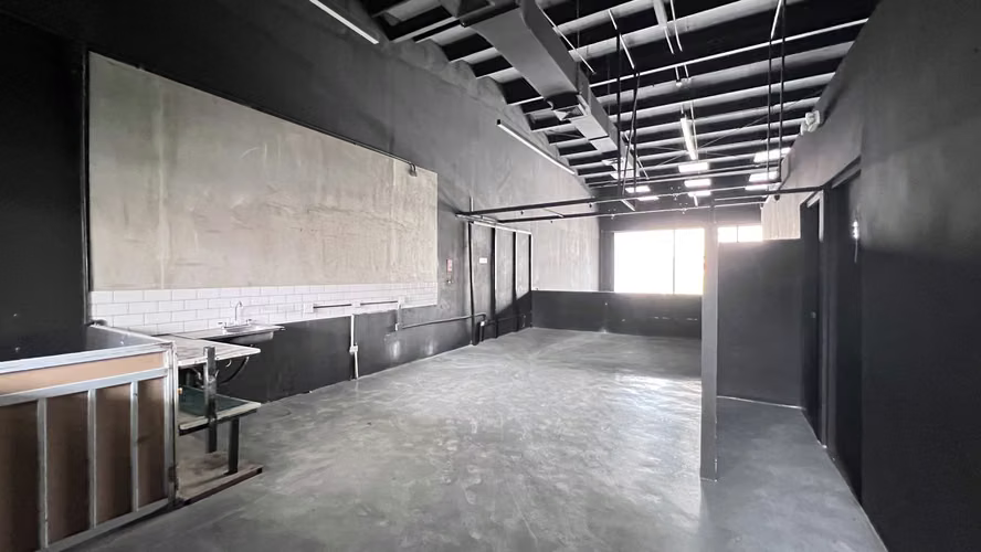 EN RENTA LOCAL COMERCIAL EXCLUSIVO EN PLAZA URUGUAY - AF - Imagen 10