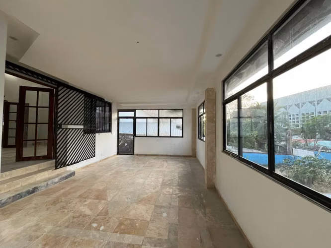 Venta de Casa con Piscina Privada en Hato Pintado - LH - Imagen 5
