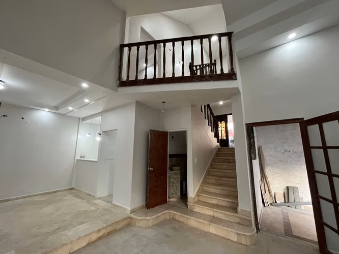 Venta de Casa con Piscina Privada en Hato Pintado - LH - Imagen 3