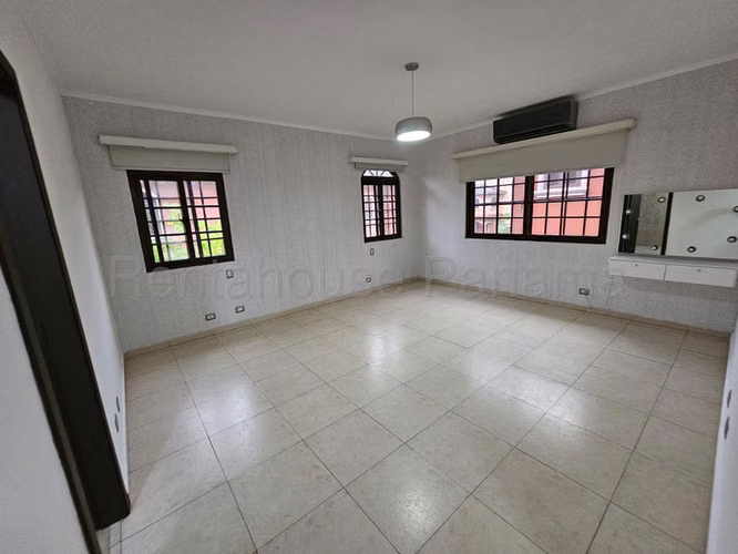 Venta de casa en El Doral 26MVCH8675 - Imagen 18