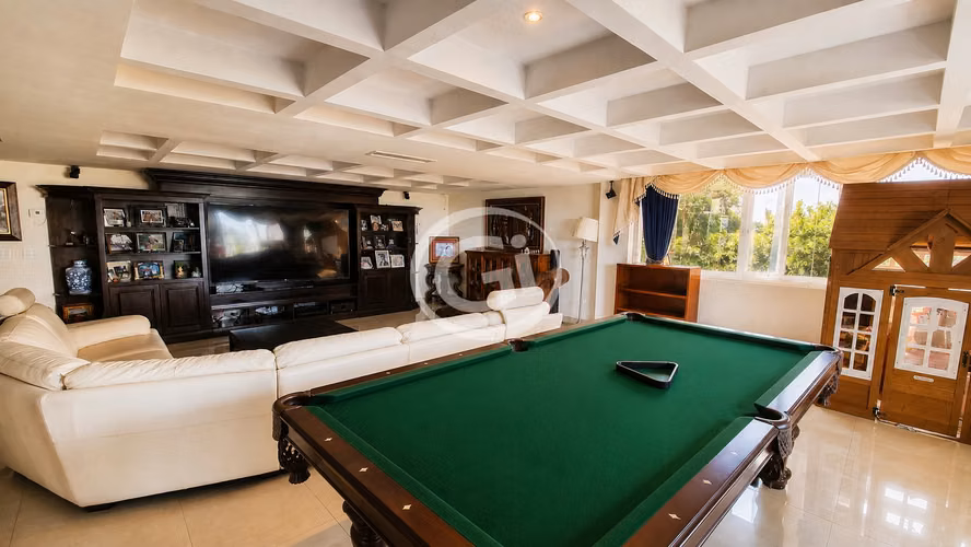 Venta Lujosa Mansion de 6 pisos con Vistas Panorámicas de la Ciudad - Imagen 8