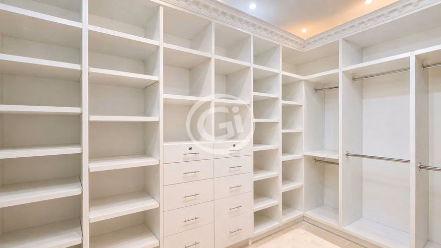 Venta Lujosa Mansion de 6 pisos con Vistas Panorámicas de la Ciudad - Imagen 12