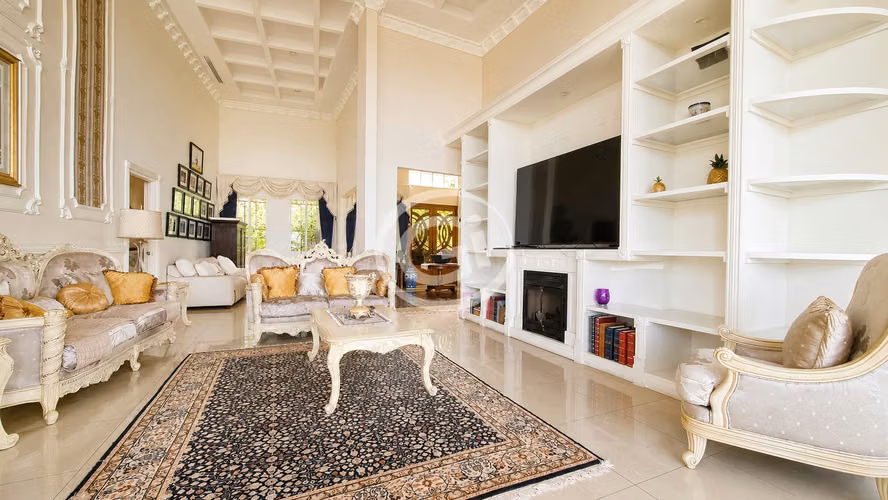 Venta Lujosa Mansion de 6 pisos con Vistas Panorámicas de la Ciudad - Imagen 7