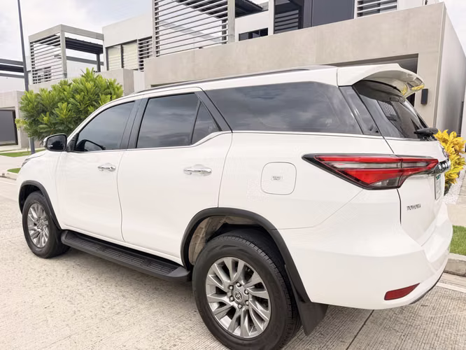 TOYOTA FORTUNER