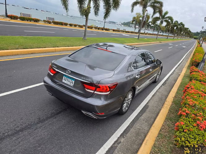 LEXUS LS460L 2014 - Imagen 6