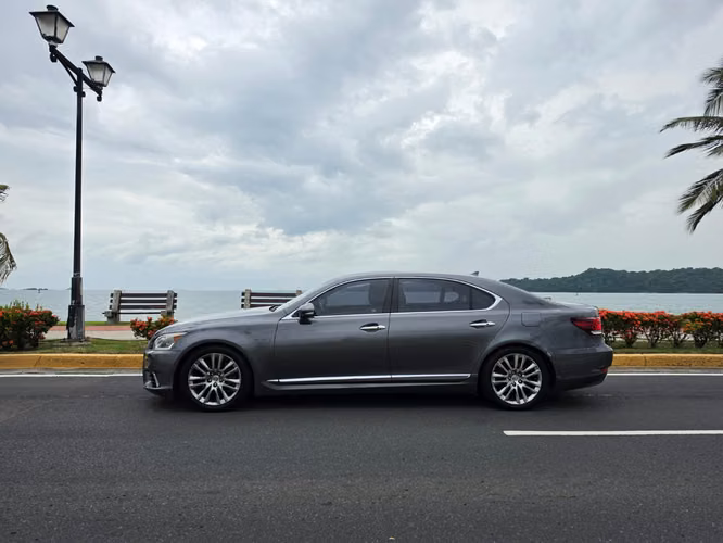LEXUS LS460L 2014 - Imagen 4