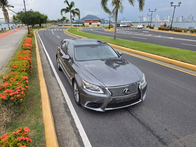 LEXUS LS460L 2014 - Imagen 7
