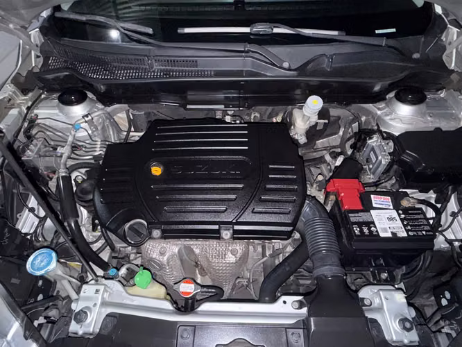 SUZUKI VITARA 2019 SEMIFULL IMPECABLE - Imagen 8