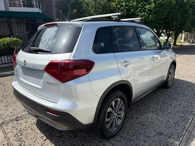 SUZUKI VITARA 2019 SEMIFULL IMPECABLE - Imagen 6