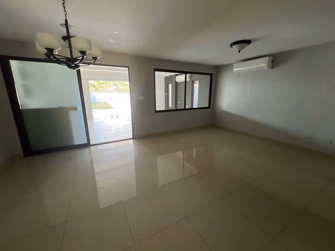 Casa en Venta – Green Village, Ubicación Tranquila