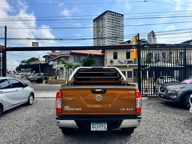 NISSAN FRONTIER FULL EXTRAS SOLO 30 MIL KILOMETROS