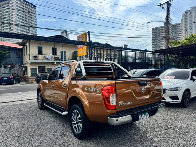 NISSAN FRONTIER FULL EXTRAS SOLO 30 MIL KILOMETROS