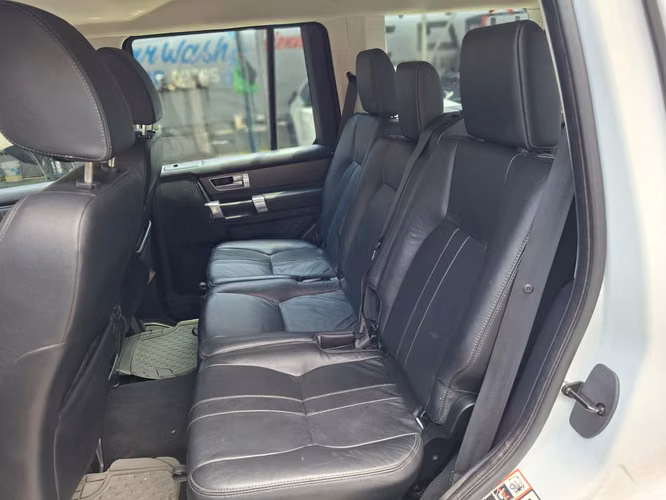 Land Rover Discovery 2012