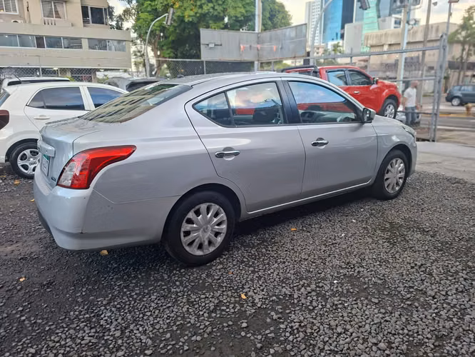 Nissan Versa 2017 - Imagen 4