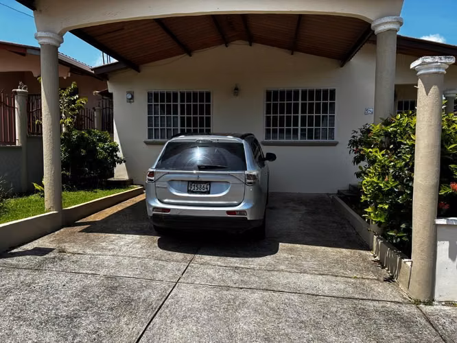 SE ALQUILA CASA EN BRISAS DEL GOLF - Imagen 5