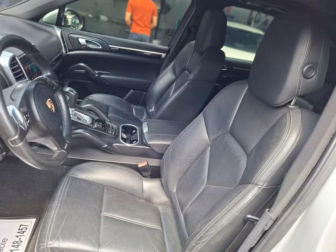 Porsche Cayenne 2011