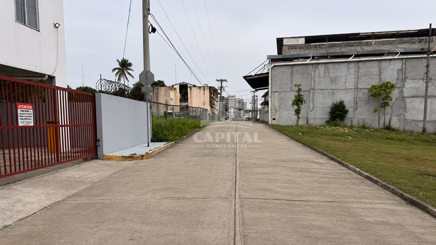 SE VENDE TERRENO EN RÍO ABAJO - Imagen 4