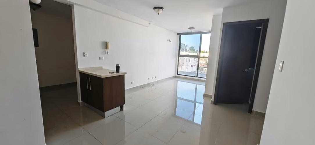 PH LUMA TOWER, PUEBLO NUEVO, CERCA A LA 12 DE OCTUBRE!