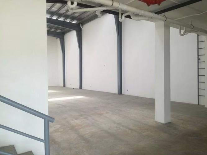 Galera en Venta en Parque Lefevre JG - Imagen 3