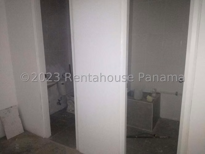 Galera en Venta en Parque Lefevre JG - Imagen 7