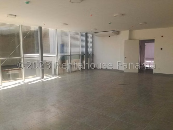 Galera en Venta en Parque Lefevre JG - Imagen 10