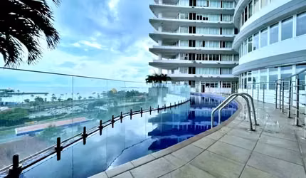 PH BAY VIEW, 3 RECAMARAS, 2 BAÑOS, BALCÓN, CERCA AL CASCO VIEJO!!