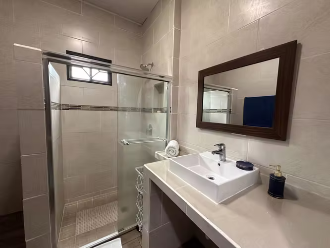 SE ALQUILA DUPLEX AMOBLADO O SIN MUEBLES EN LOS ALGARROBOS