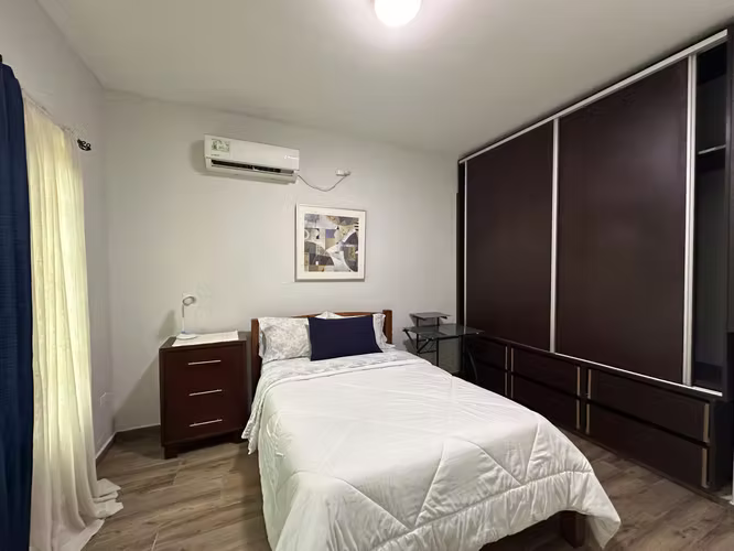 SE ALQUILA DUPLEX AMOBLADO O SIN MUEBLES EN LOS ALGARROBOS